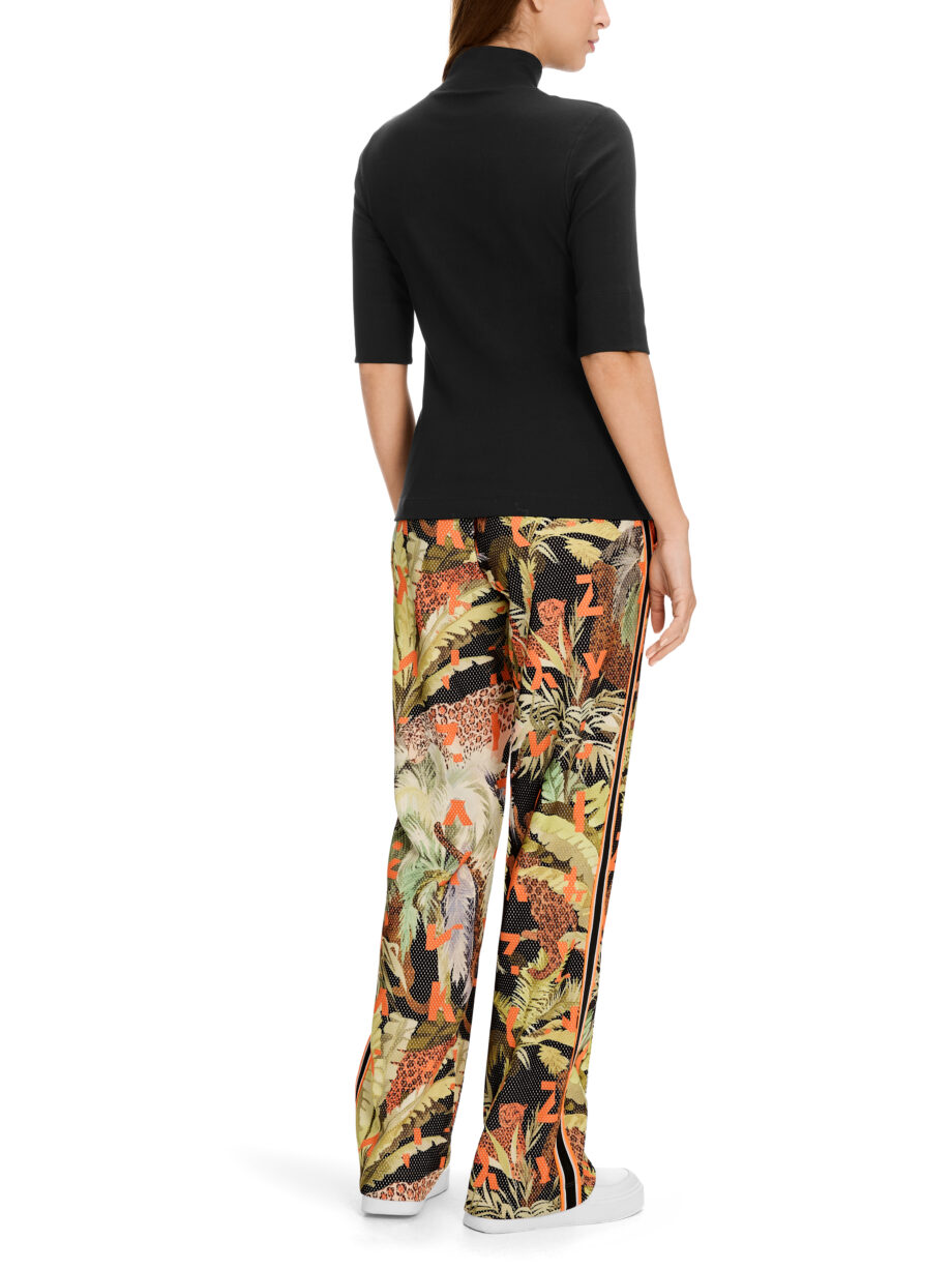 Marc Cain - Kurzes T-Shirt mit Turtle-Neck