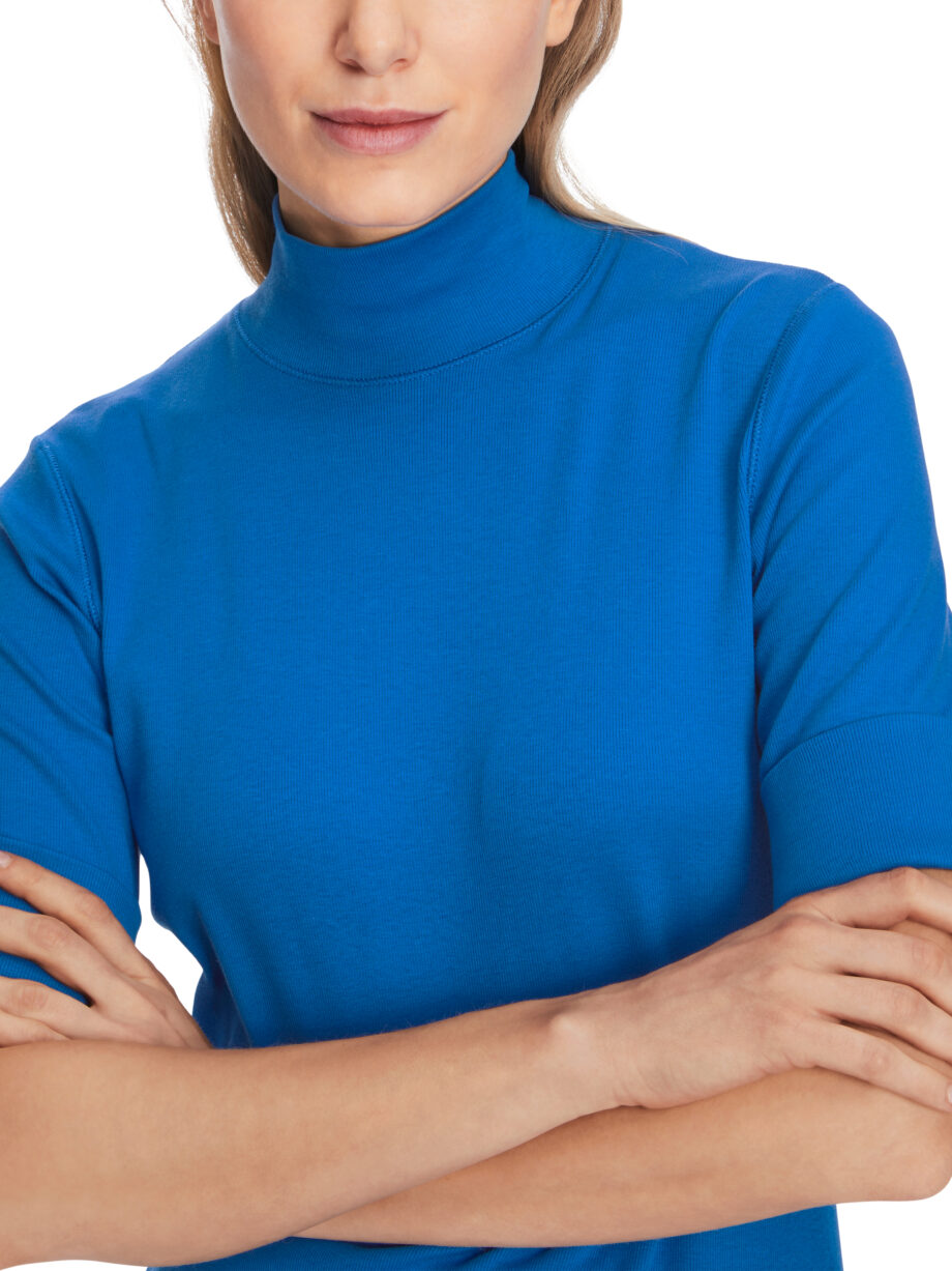 Marc Cain - Kurzes T-Shirt mit Turtle-Neck