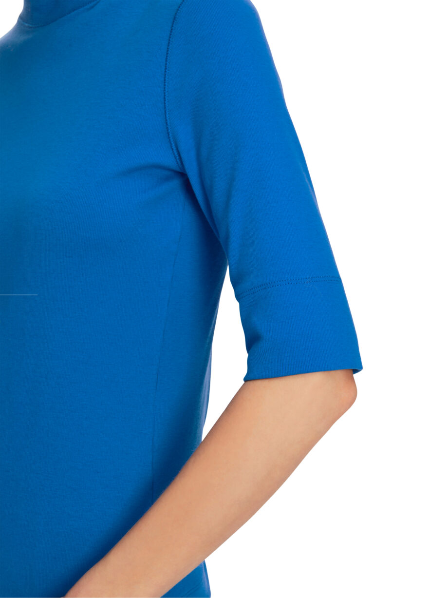 Marc Cain - Kurzes T-Shirt mit Turtle-Neck