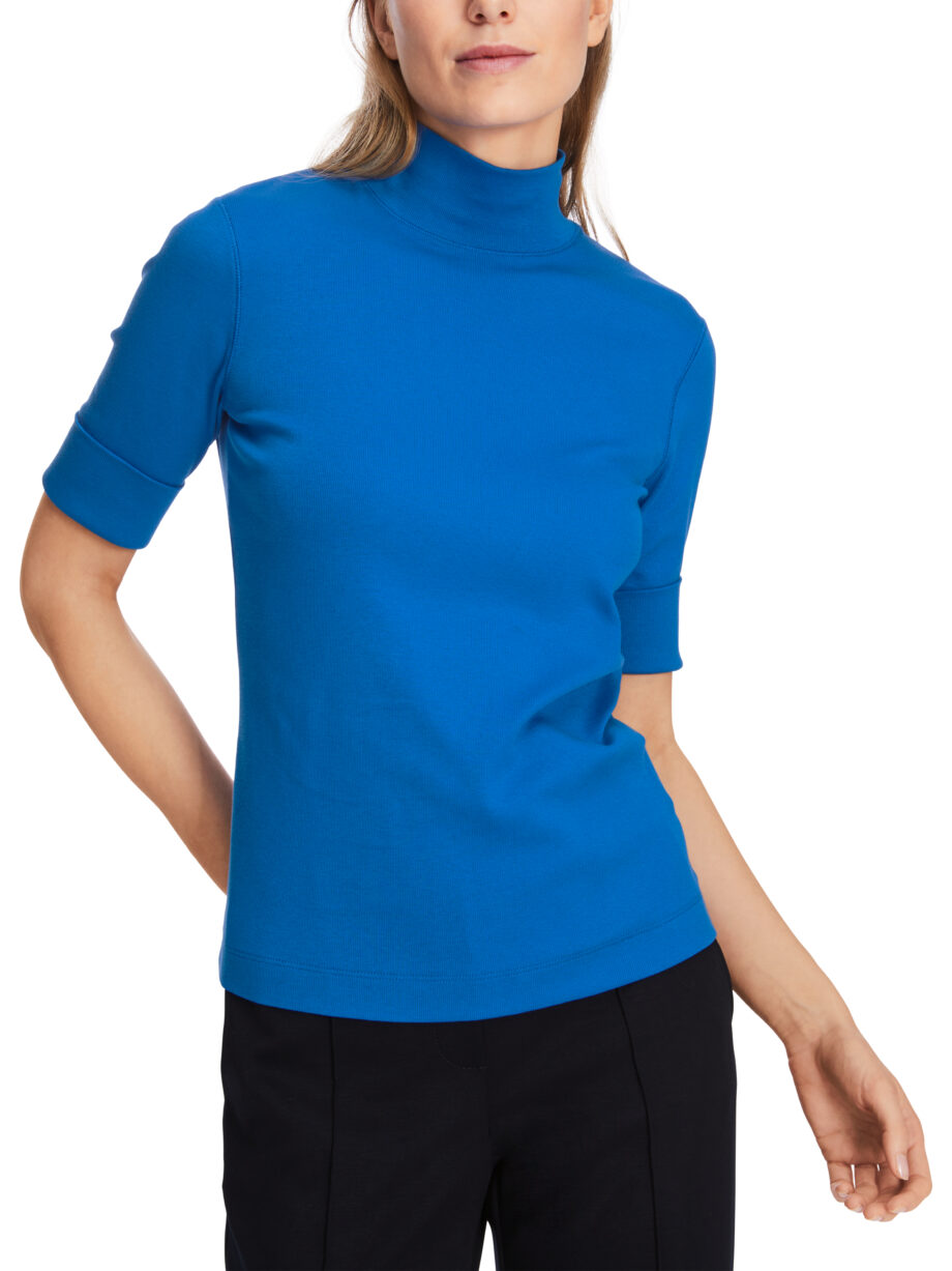 Marc Cain - Kurzes T-Shirt mit Turtle-Neck