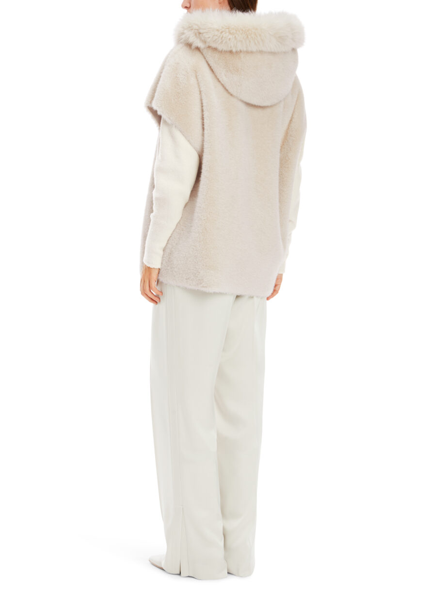Marc Cain - Oversized Kapuzenweste aus Fun Fur