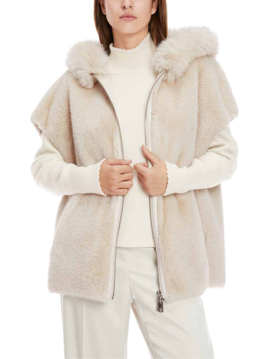 Marc Cain - Oversized Kapuzenweste aus Fun Fur